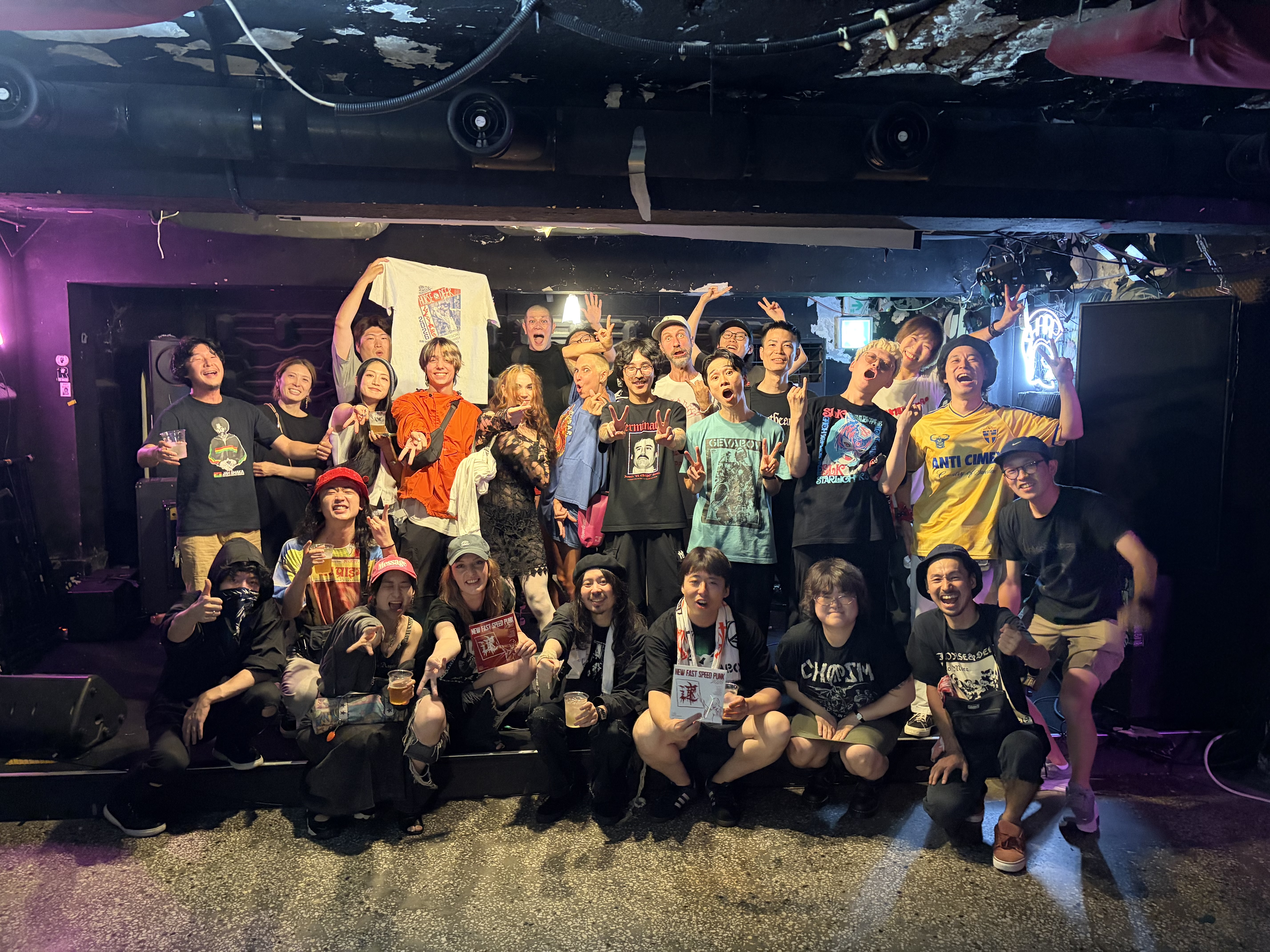 Club SHARP와 언더그라운드 커뮤니티